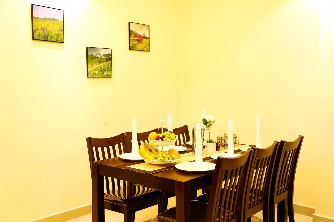 Travellers Hotel Apartment Дубай Экстерьер фото