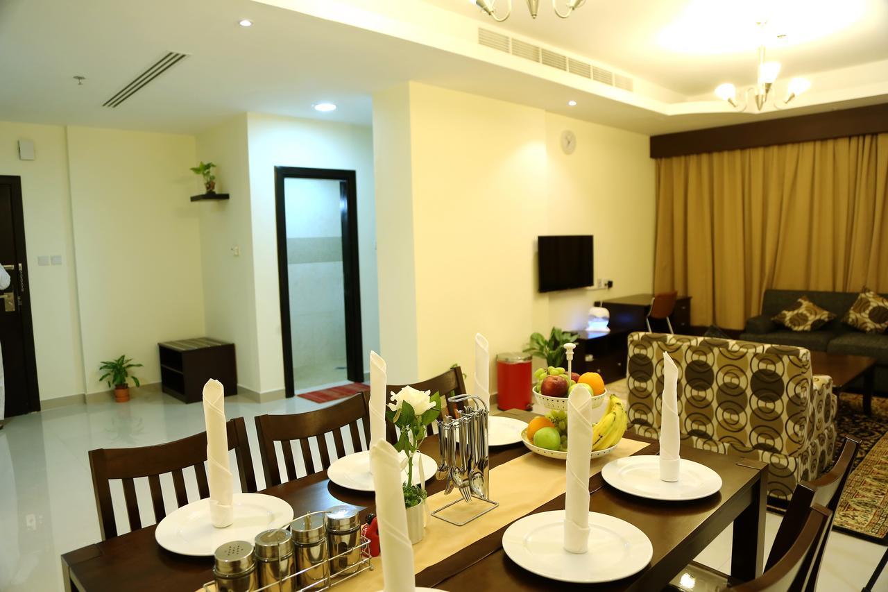 Travellers Hotel Apartment Дубай Экстерьер фото