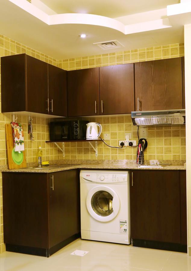 Travellers Hotel Apartment Дубай Экстерьер фото