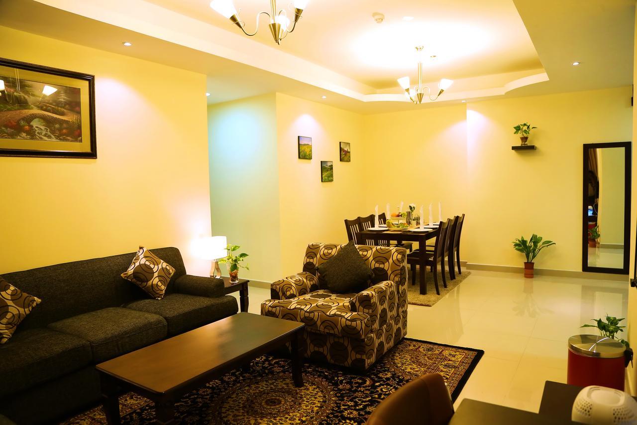 Travellers Hotel Apartment Дубай Экстерьер фото