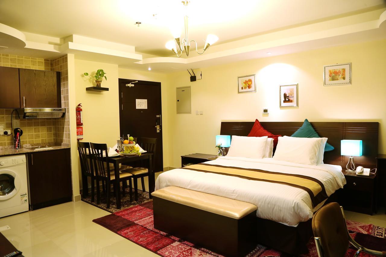 Travellers Hotel Apartment Дубай Экстерьер фото