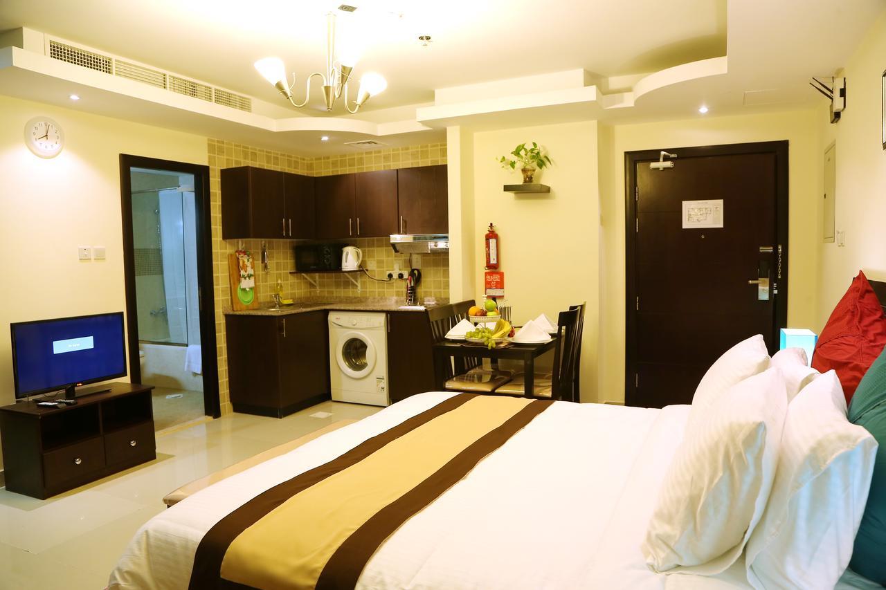 Travellers Hotel Apartment Дубай Экстерьер фото