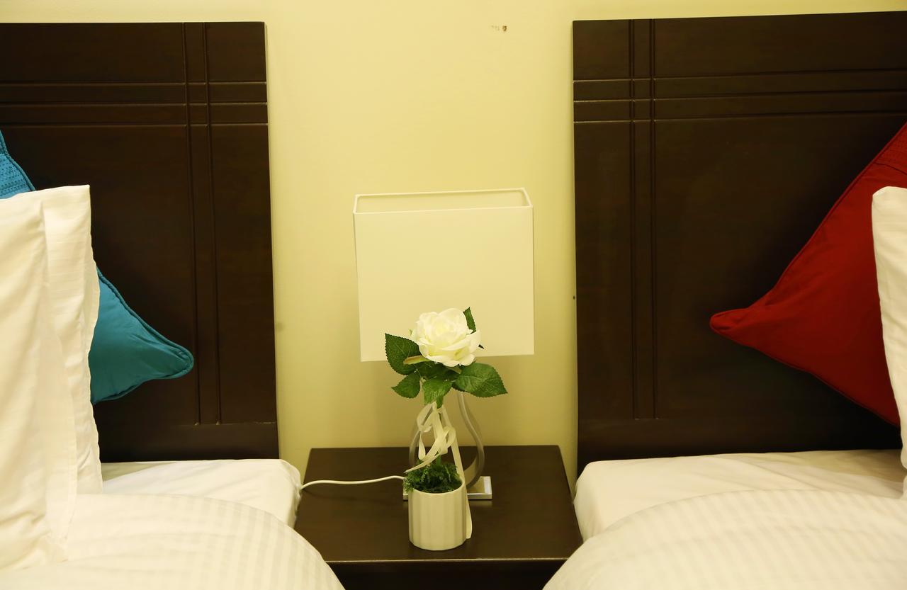 Travellers Hotel Apartment Дубай Экстерьер фото