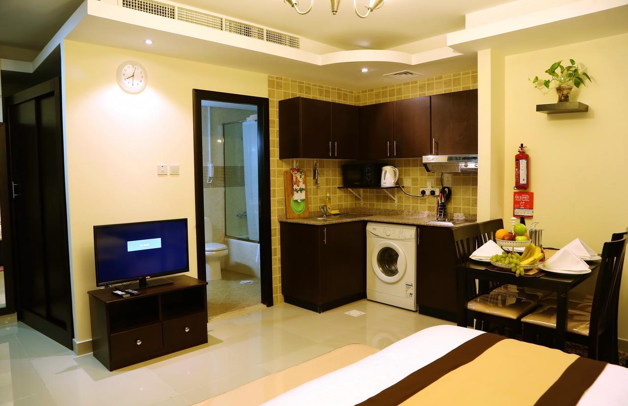 Travellers Hotel Apartment Дубай Экстерьер фото