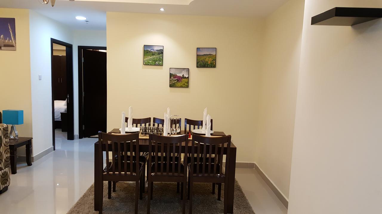 Travellers Hotel Apartment Дубай Экстерьер фото