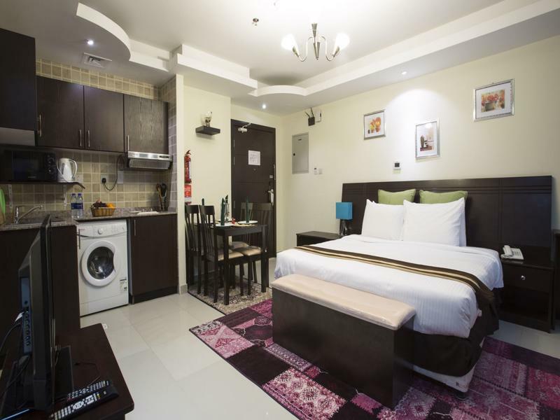 Travellers Hotel Apartment Дубай Экстерьер фото